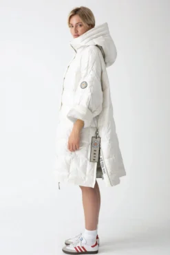 BELLA JAKKE POP. White BELLA