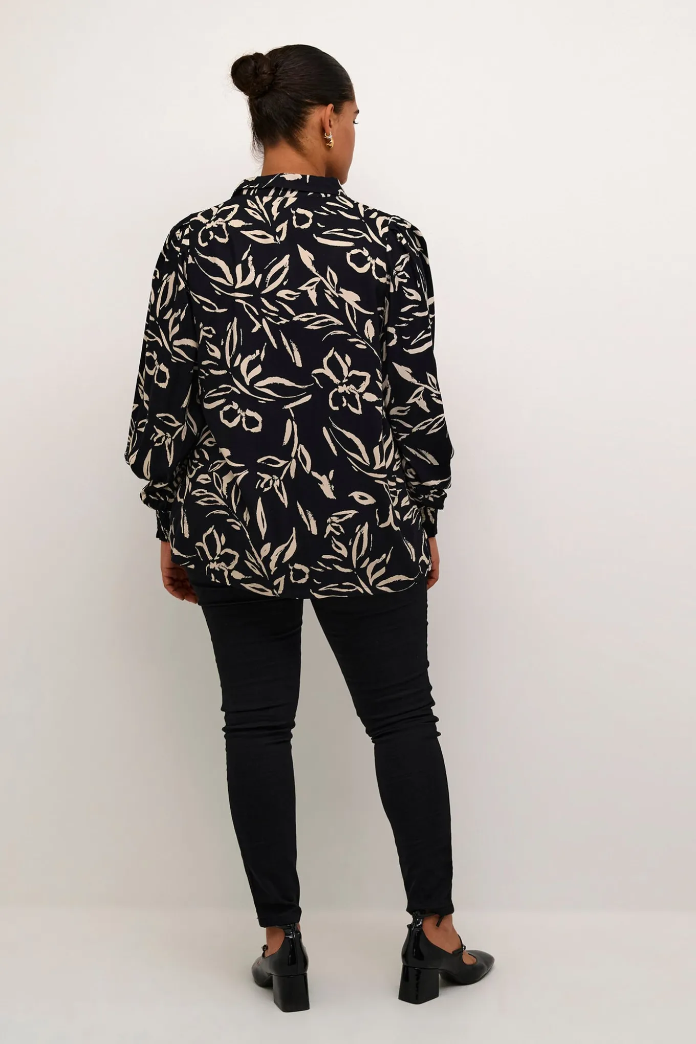 KCflora Shirt Black/Sand Painted Flower 10582552