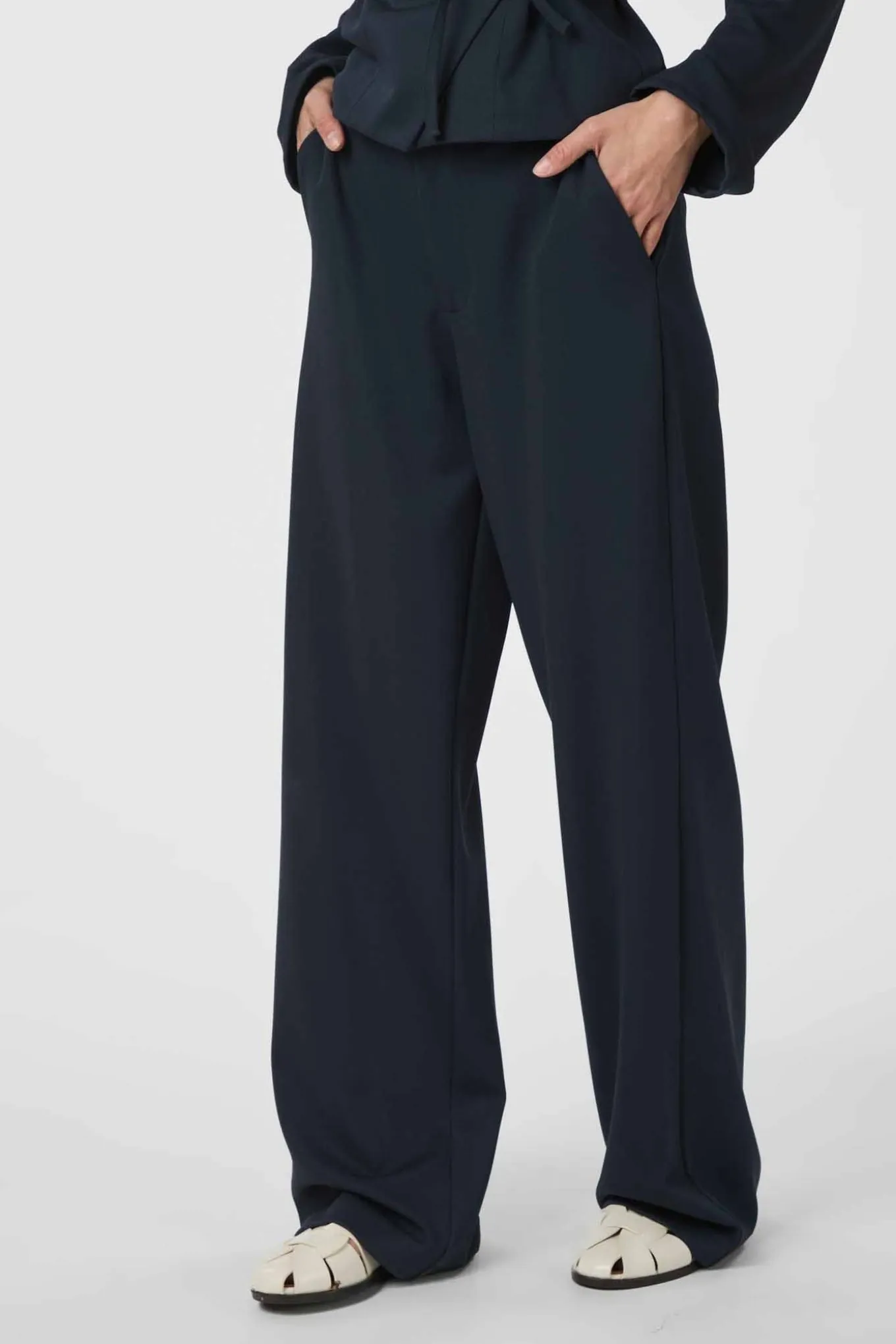 162508 Nathalie Navy 162508