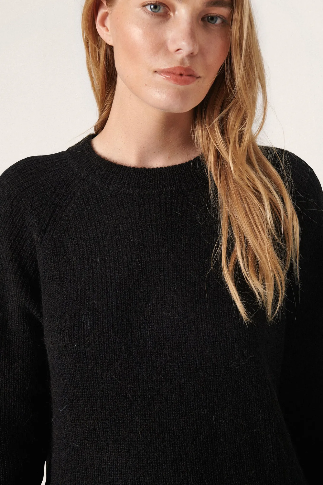 SLTuesday Raglan Pullover LS Black 30406265